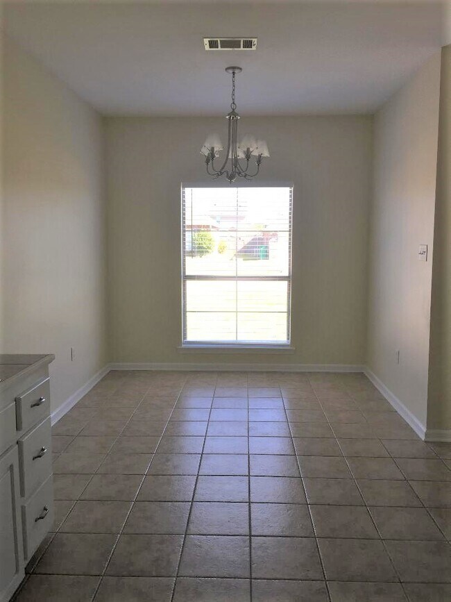 Building Photo - 34933 Eagle Ridge Dr