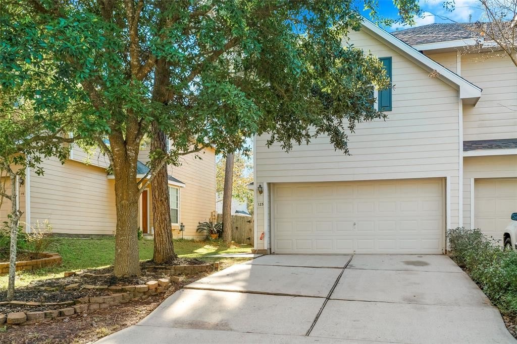 Primary Photo - 123 N Camellia Grove Cir