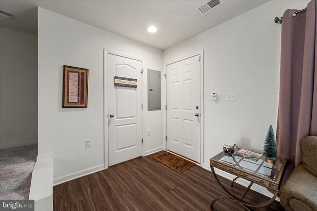 Foto del edificio - 35 Mengel Rd