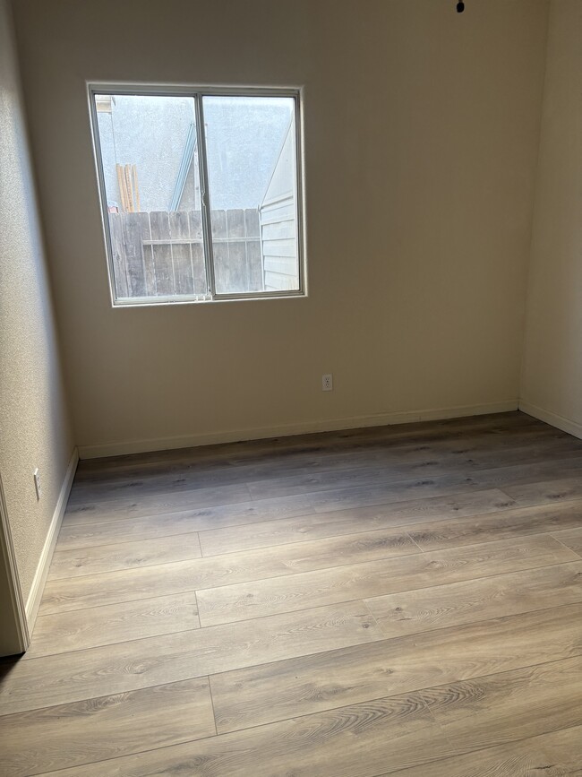 Building Photo - 2135 Greenbriar Dr