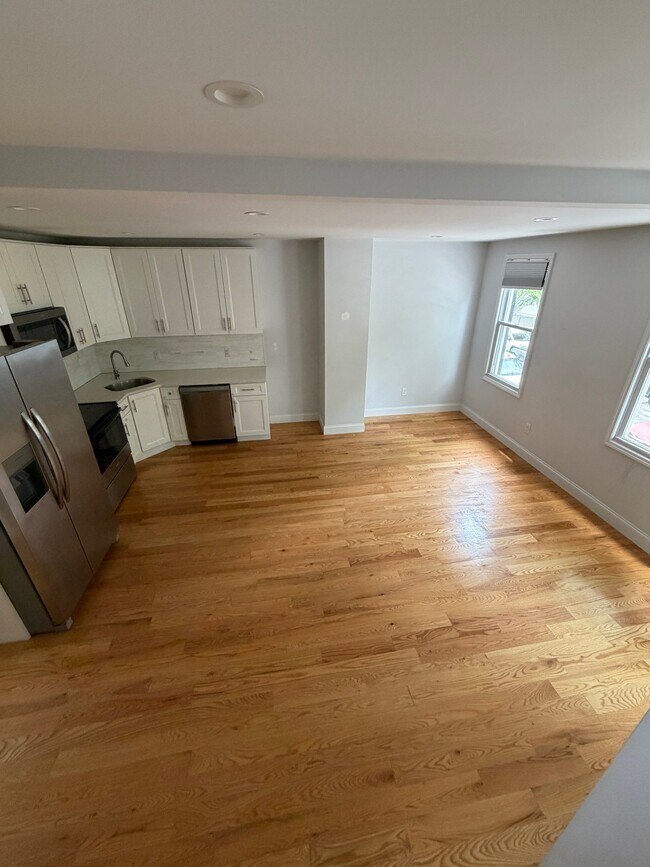 Foto del edificio - 2760 Bainbridge Ave