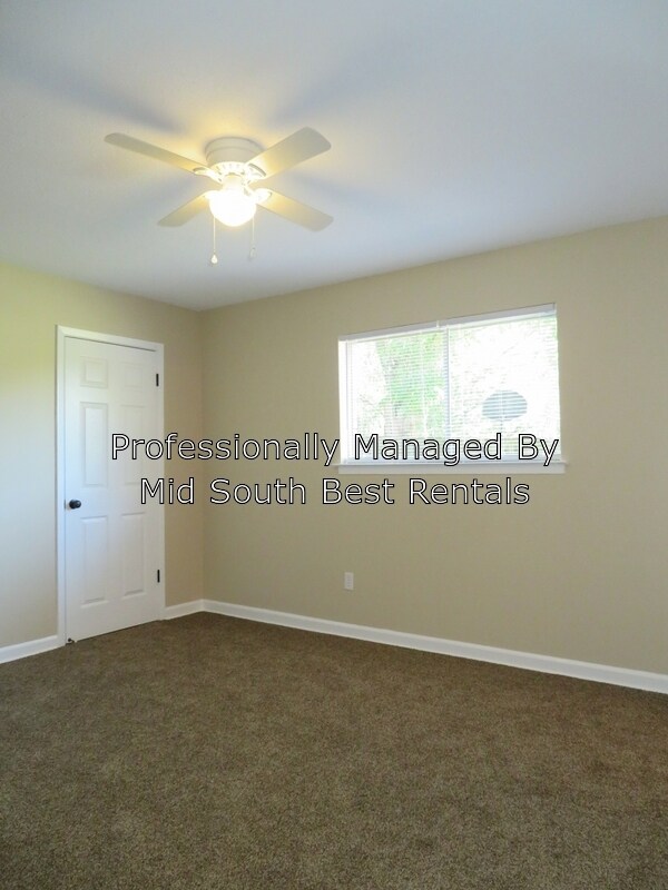 Foto del edificio - 5654 Myers Rd
