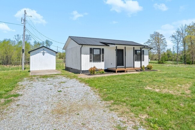 Building Photo - 1 Bedroom Home For Rent In Woodlawn!