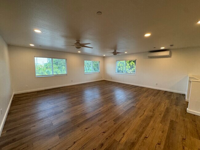 Building Photo - 41-675A Mokulama St