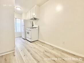 Building Photo - 634 N St Andrews Pl