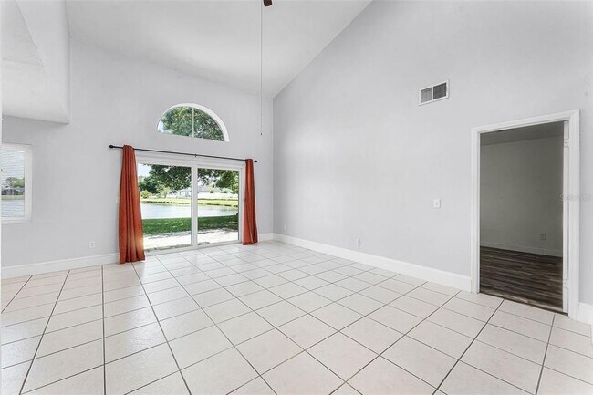 Building Photo - 119 Floral Ct