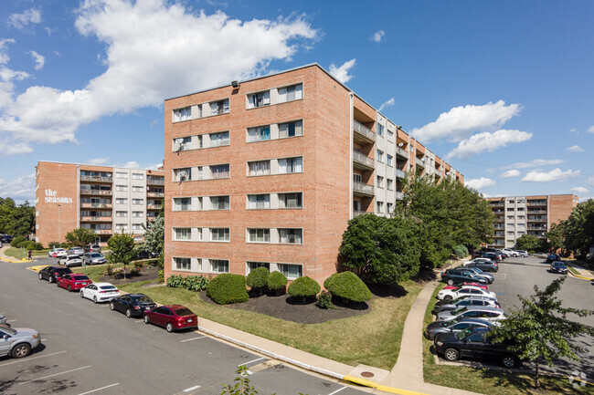 Building Photo - The Seasons