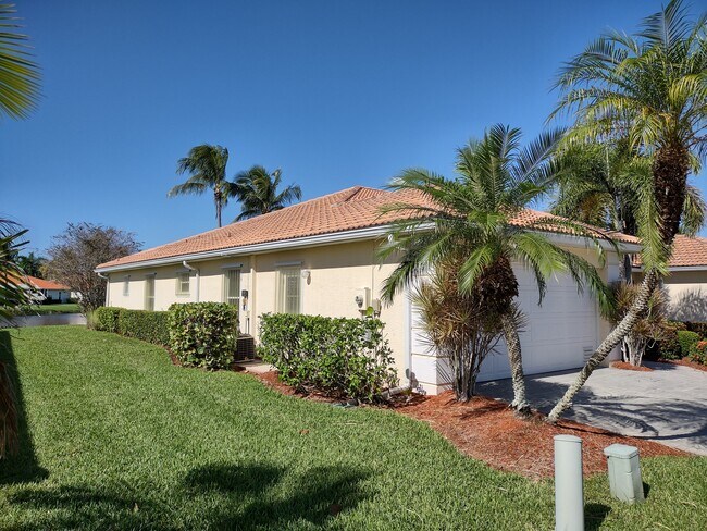 Left Side of Home - 13819 Lily Pad Cir
