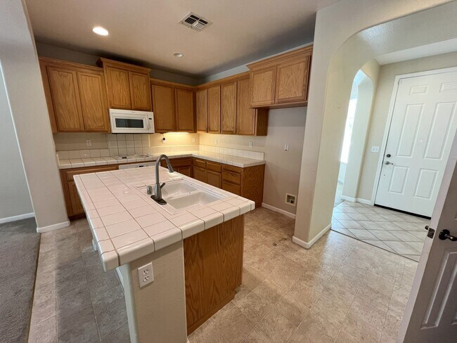 Building Photo - Dream home nestled on a quiet cul-de-sac i...
