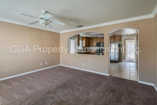 Building Photo - 1611 Grey Bunny Dr