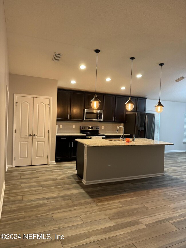 Building Photo - 94267 Woodbrier Cir