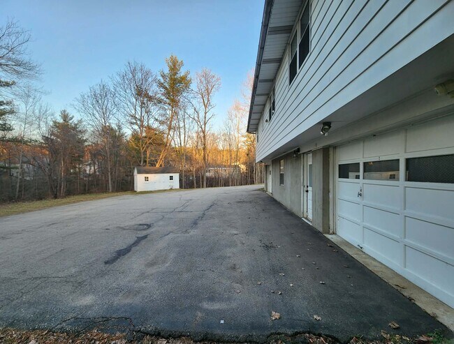 Building Photo - Unit 65