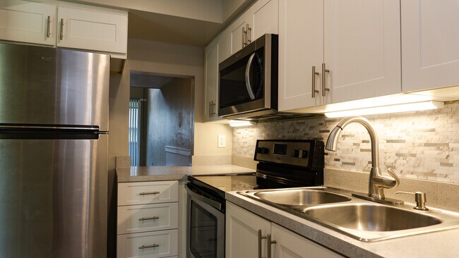 Building Photo - 711 SW 75th St