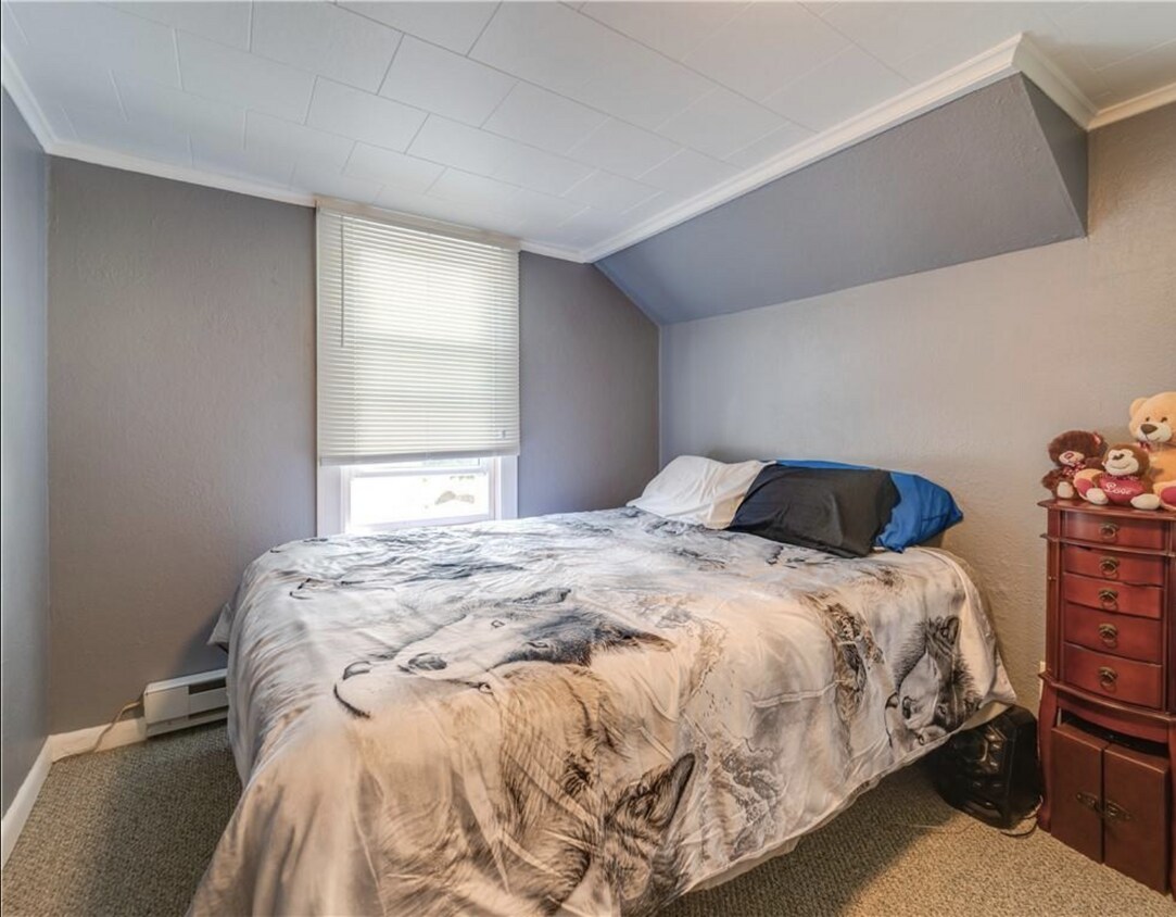 2559 Old Edgemere Dr, Rochester, NY 14612 House Rental in Rochester