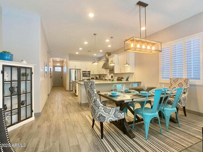 Foto del edificio - 3039 E Bloomfield Pkwy