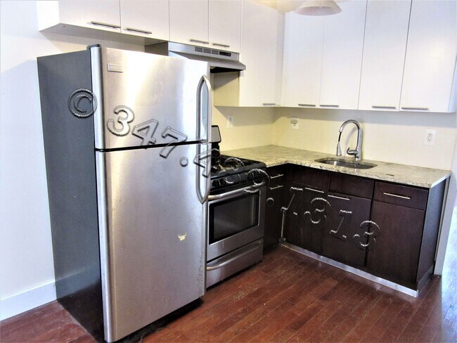 Building Photo - 702 Dekalb Ave