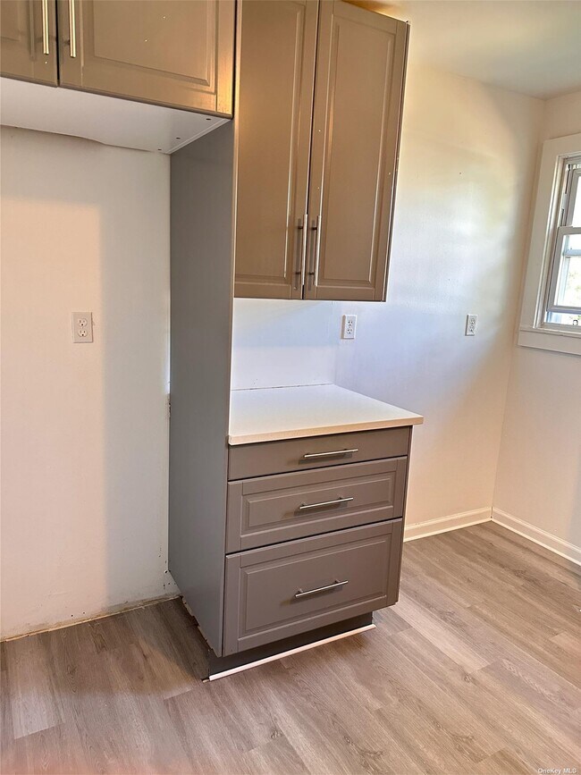 Foto del edificio - 136 Fairview Blvd