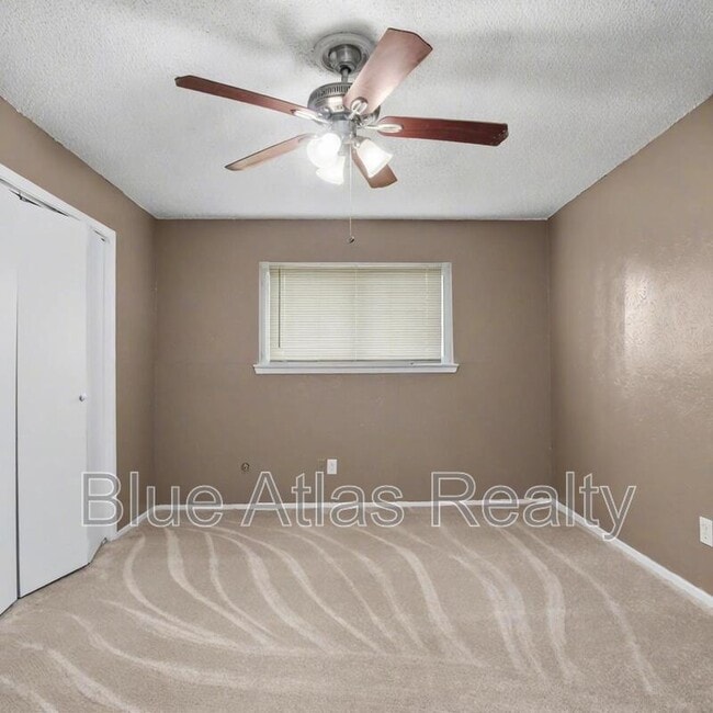 Foto del edificio - 805 Cherry Hills Dr