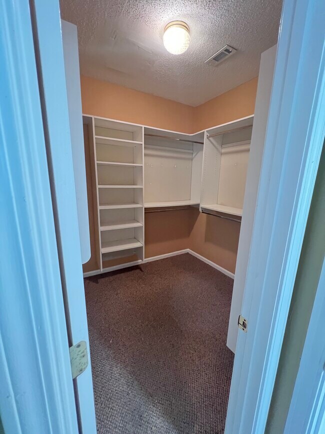 Foto del edificio - 125 Acadian Dr