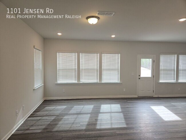 Building Photo - 1101 Jensen Rd-