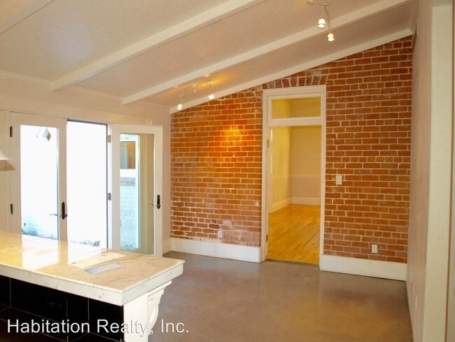Building Photo - 433 N Main Ave