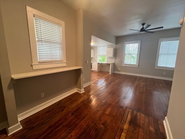 Foto del edificio - 1 Bedroom 1 Bath Apartment in Wraggsboro - Downtown Charleston