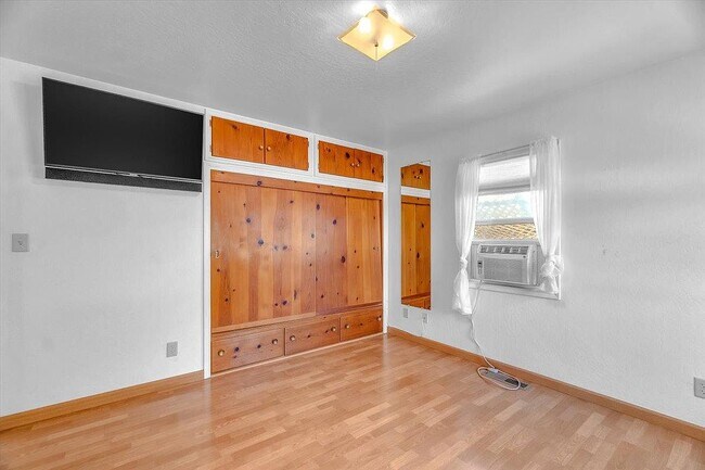 Building Photo - 829 Fremont Way