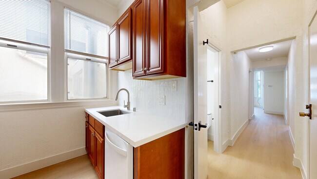 Foto del edificio - 1715 Webster St