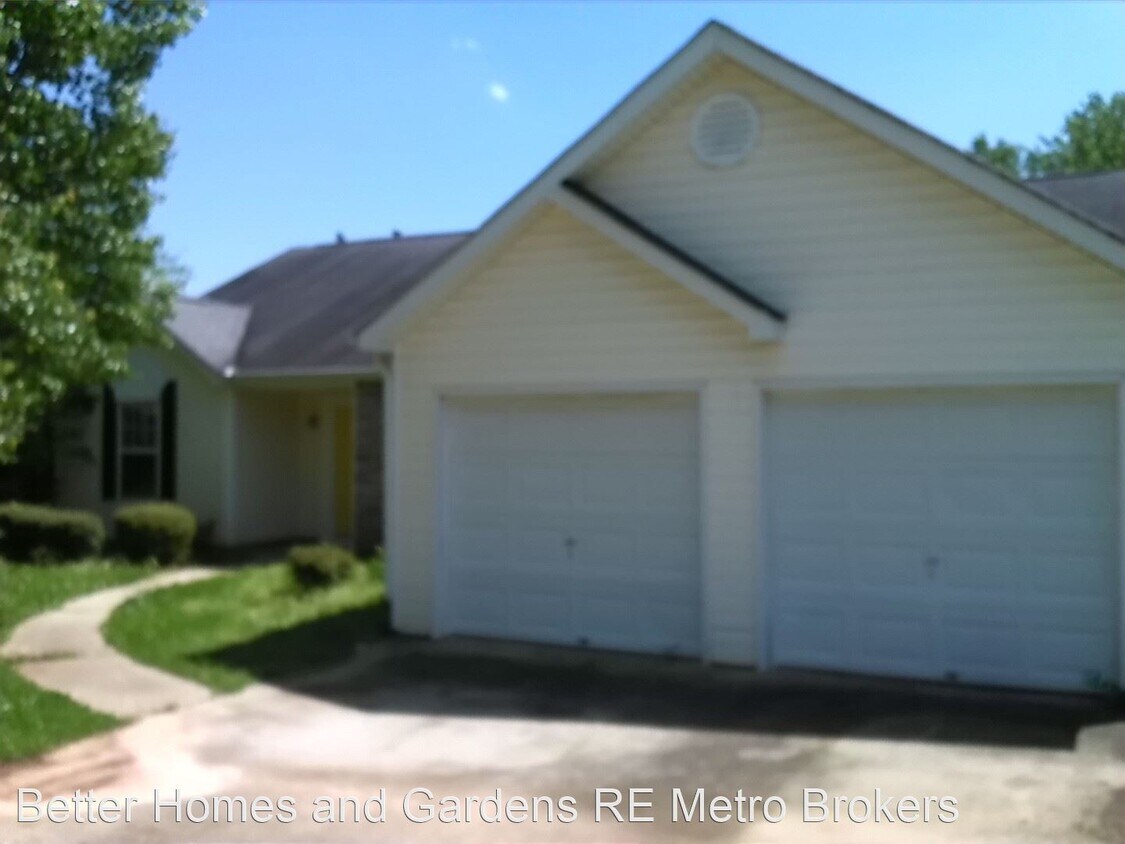 3 br, 2 bath House 53 Fielding CT House Rental in Powder Springs