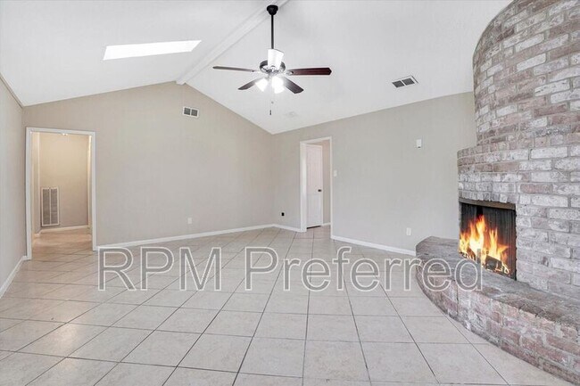 Foto del edificio - 9414 Willow Meadow Dr