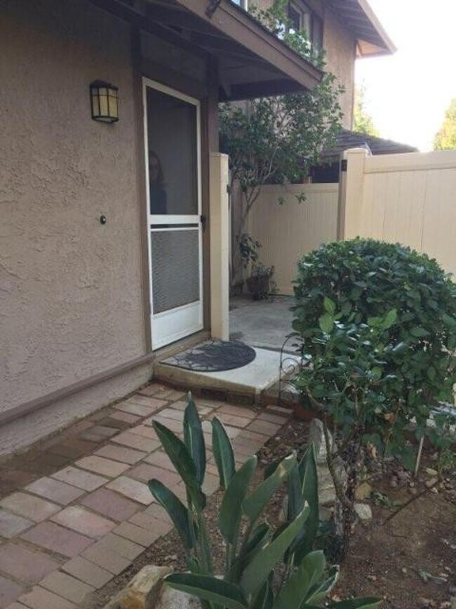 Foto del edificio - Charming 2 bedroom / 1.5 bathroom located ...