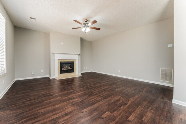 Foto del edificio - 4445 Feather Way