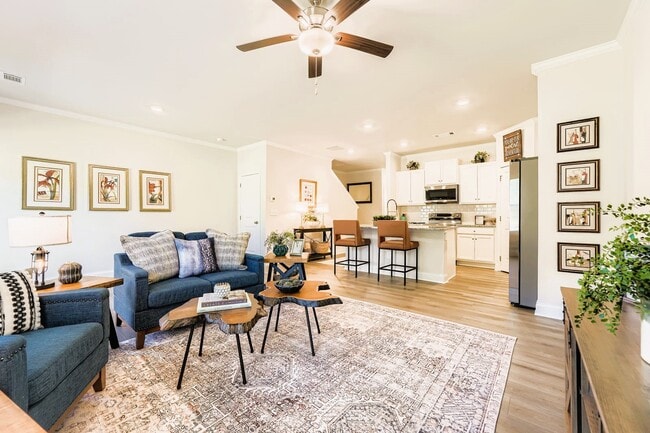 Building Photo - 76 Basswood Ln