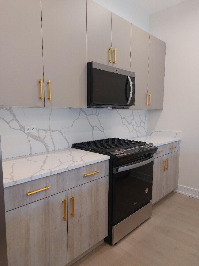 Foto del edificio - 4625 S Michigan Ave