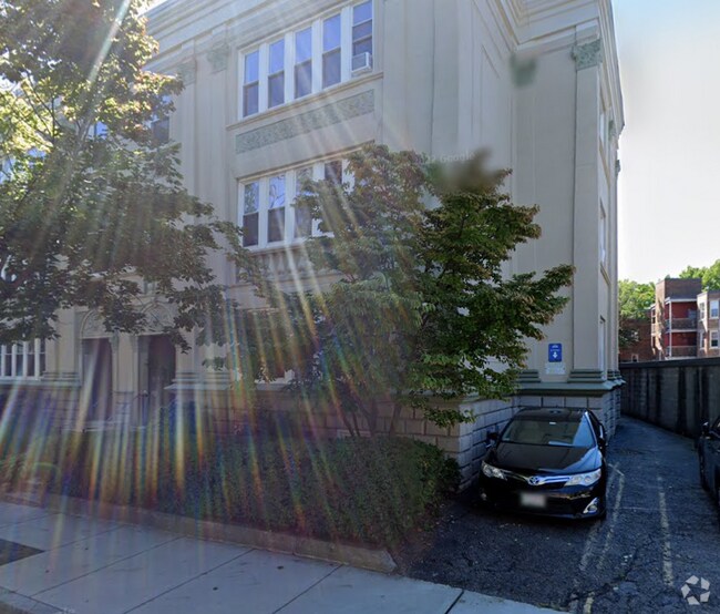 Building Photo - 76 Egmont St