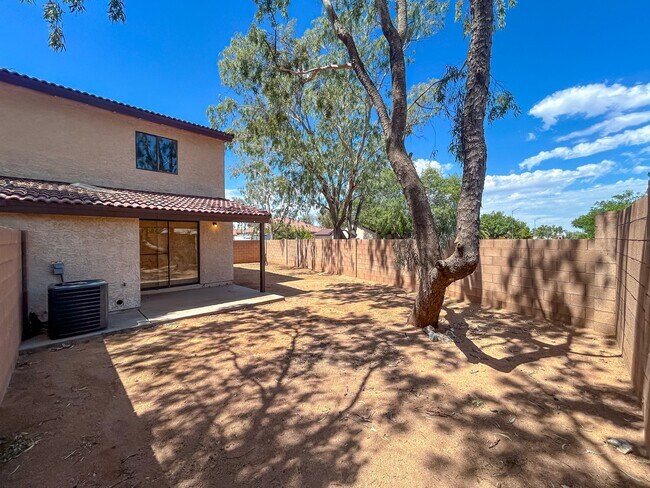 Foto del edificio - 6134 E Glencove St