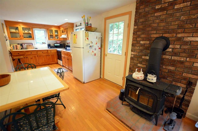 Building Photo - 3381 Healdville Rd