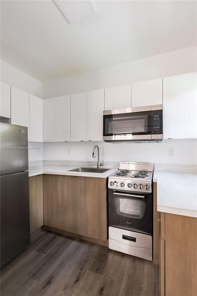 Foto del edificio - 1218 Salzedo St