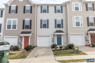 Building Photo - 2033 Elm Tree Ct