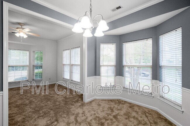 Foto del edificio - 9707 Mallard Glen Dr