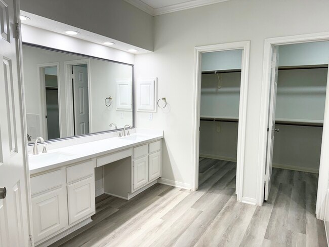 Building Photo - 4226 Roaring Rapids Dr