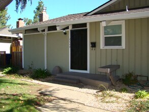 Building Photo - 606 Millich Dr