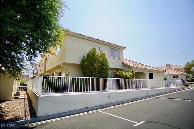 Foto del edificio - 733 Anne Ln