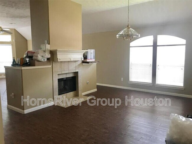 Foto del edificio - 3536 Pine Valley Dr