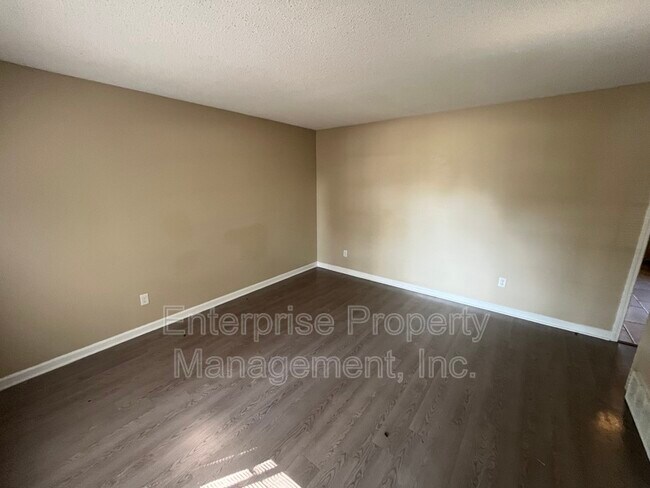 Foto del edificio - 4309 Startouch Cove