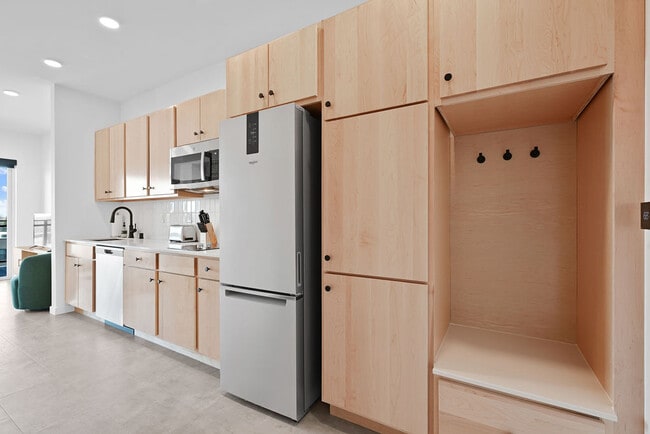 Building Photo - The Common Place Apartments