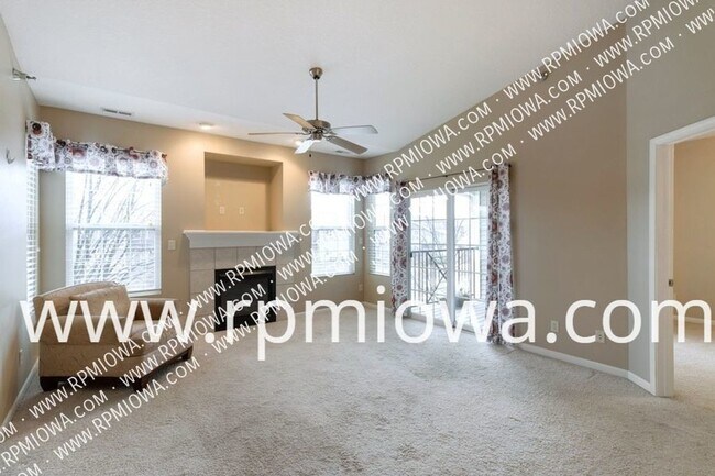 Building Photo - GARAGE INCLUDED! 2 Bedroom, 2 Bath Condo i...
