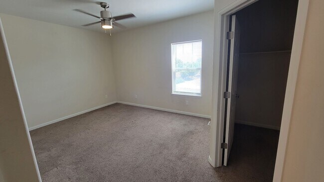 Foto del edificio - Modern 2020 3-Bedroom 2-Story Townhome Near Mesa Mall
