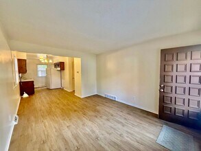 Building Photo - 3718 Groveland Ave SW