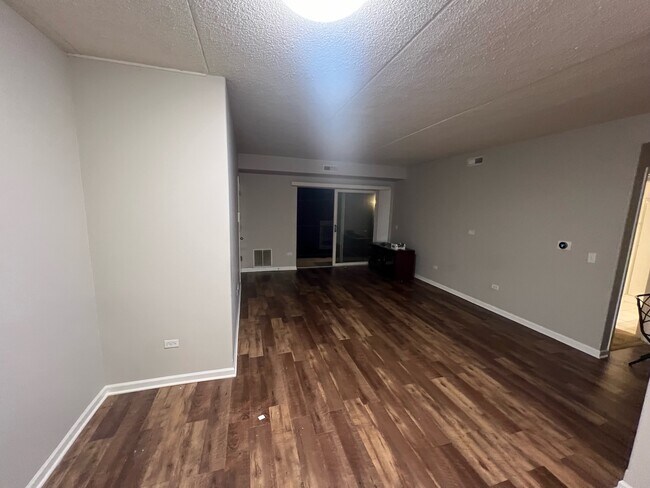 Foto del edificio - 5045 N Northwest Hwy